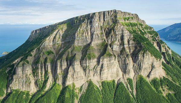 sedimentology-tmh-chiskik-island-canyon